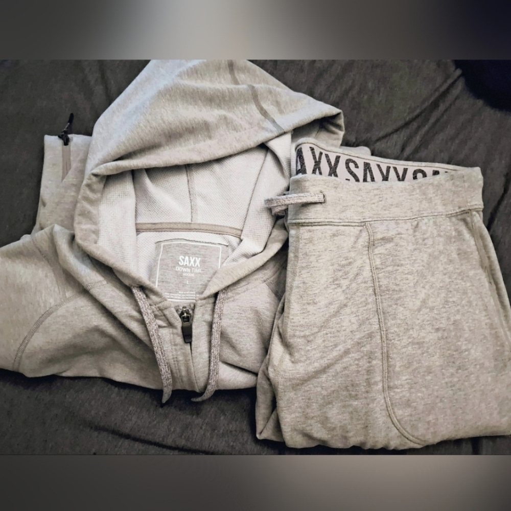 Saxx Men's Heather Gray Hoodie and Sweatpants Set